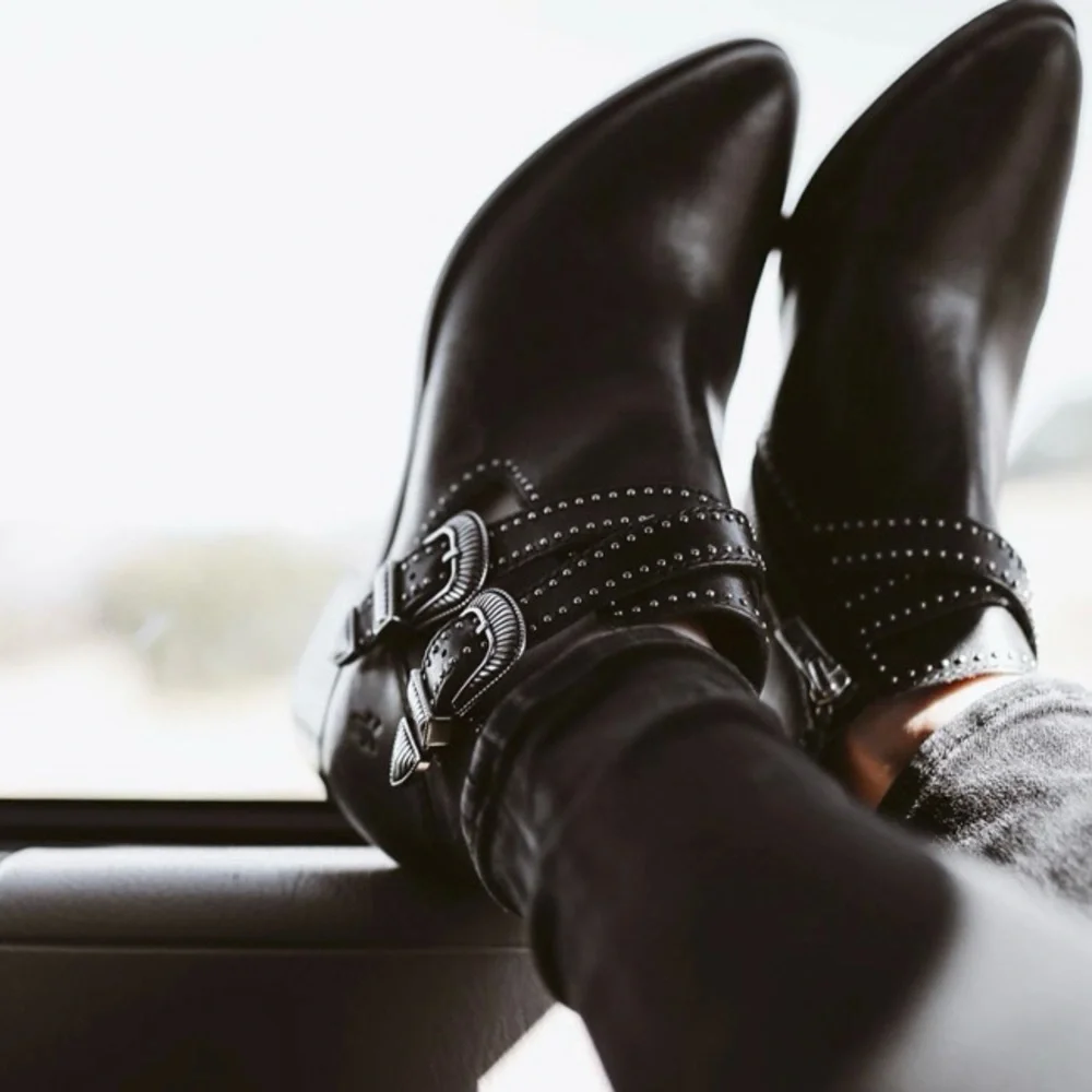 FRYE Ray Western Deco Shootie Double Buckle Black Leather Ankle Boot Silver
